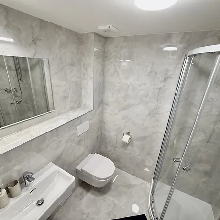 Duplex In Center - Amazing Views! * Brünn